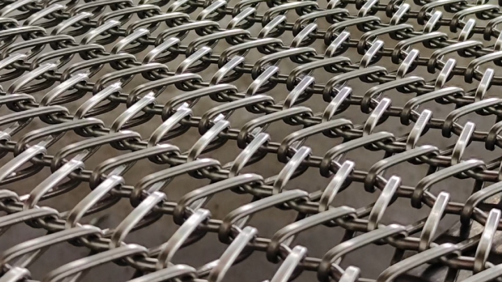 驕陽網帶——釬焊爐網帶扁絲工藝具備什么樣的優點