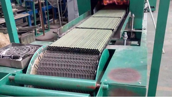 金屬網帶跑偏是什么原因？如何調整？