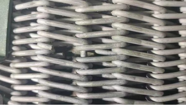 高溫網(wǎng)帶表面破損常見原因及維護(hù)應(yīng)急方式